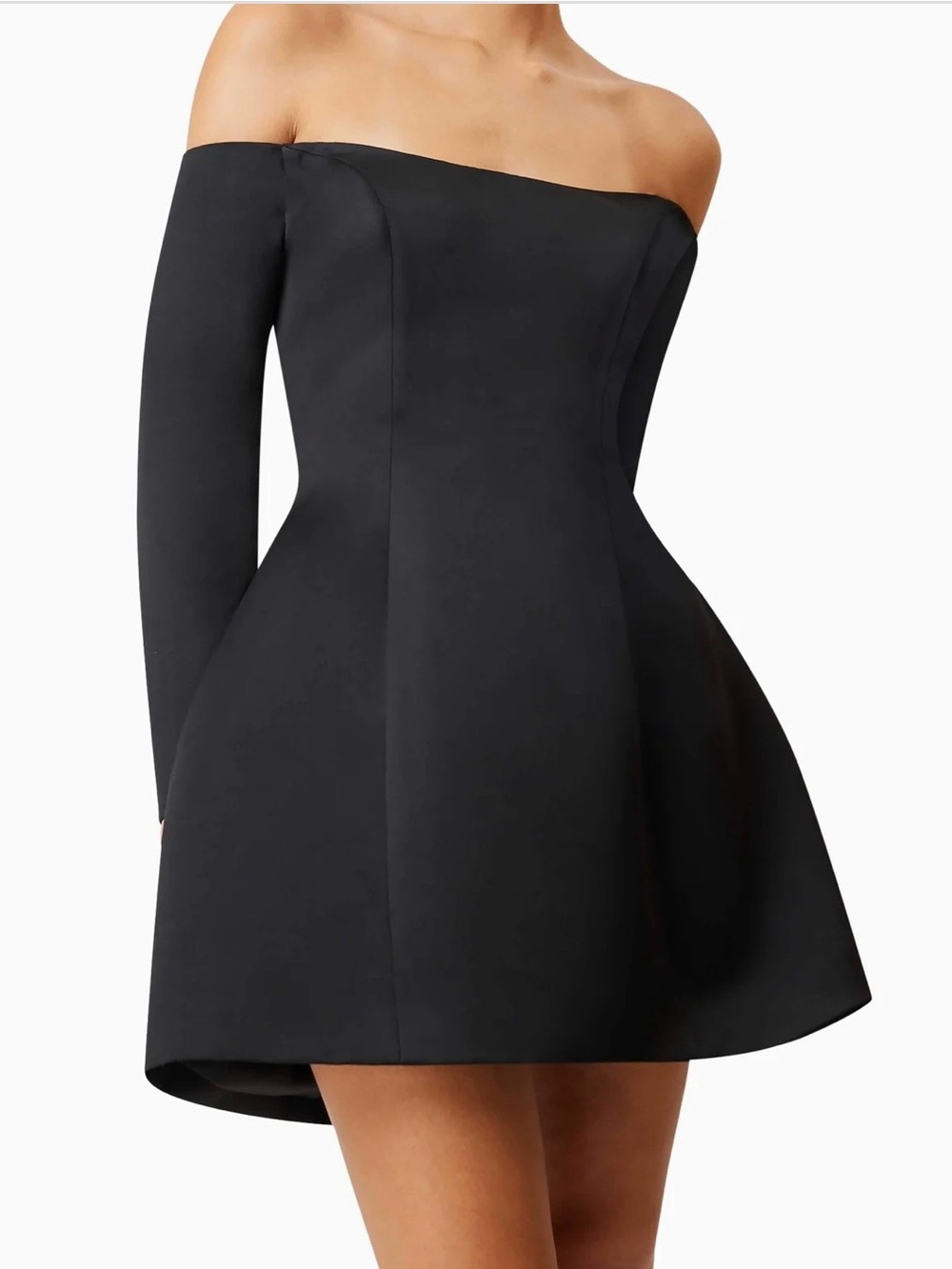 Elliatt Vida Black Off-the-Shoulder Mini Dress with Long Sleeves Size M